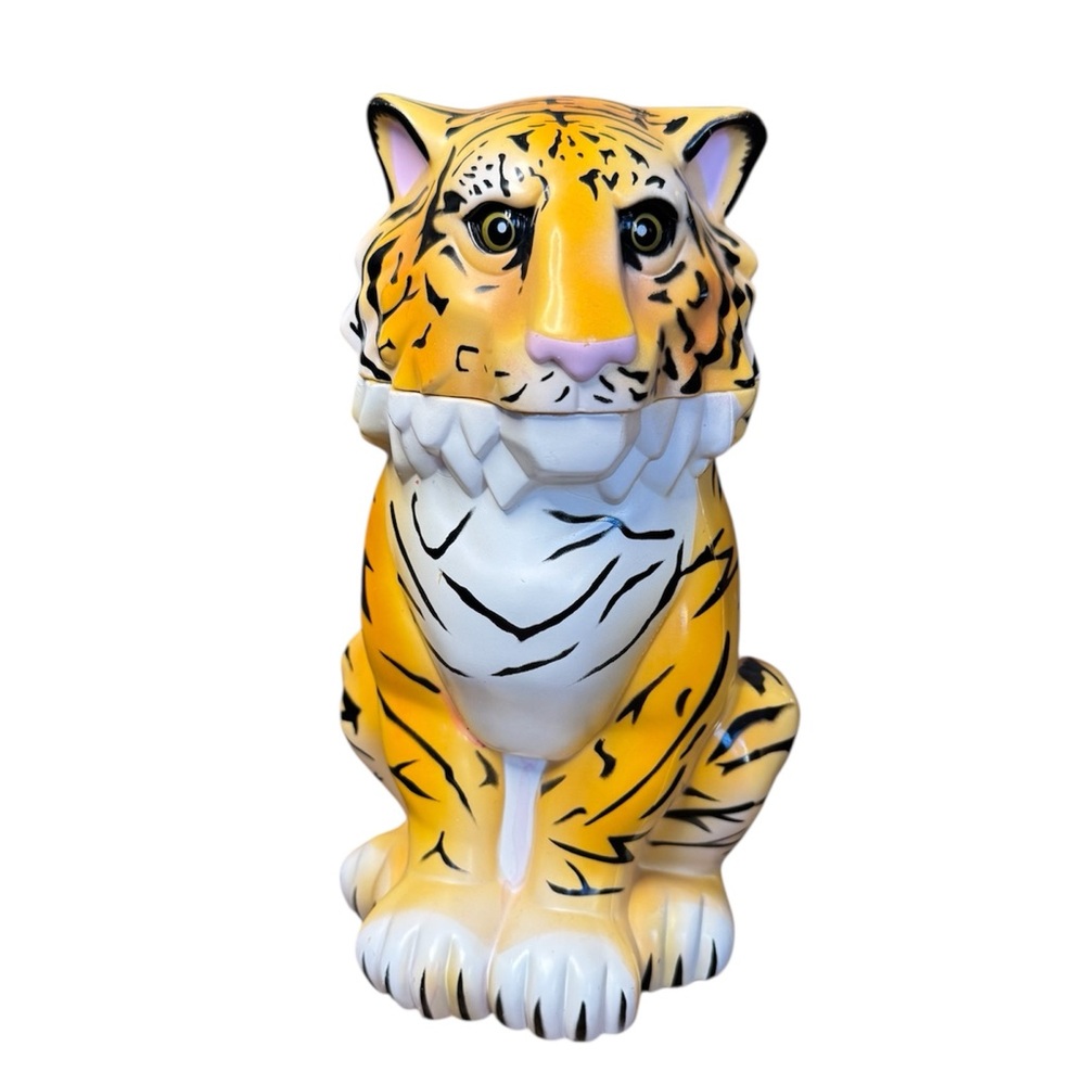 Vintage Ringling Brothers “Greatest Show on Earth” lidded tiger 🐅 mug.
